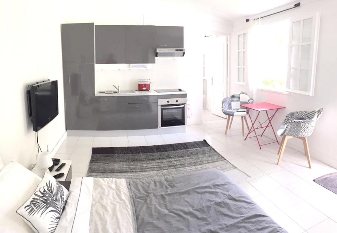 Studio Charmant Au Coeur De Boucan Canot 30 M² Avec Jardin Prive Saint-Paul Экстерьер фото